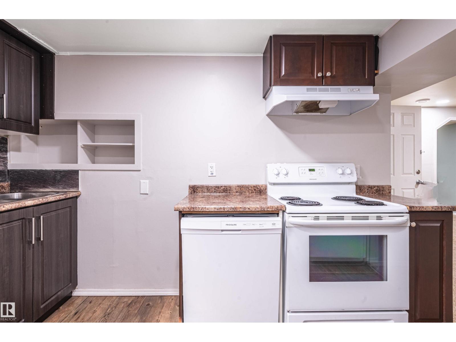 5207 103 Av Nw Property Photo 40