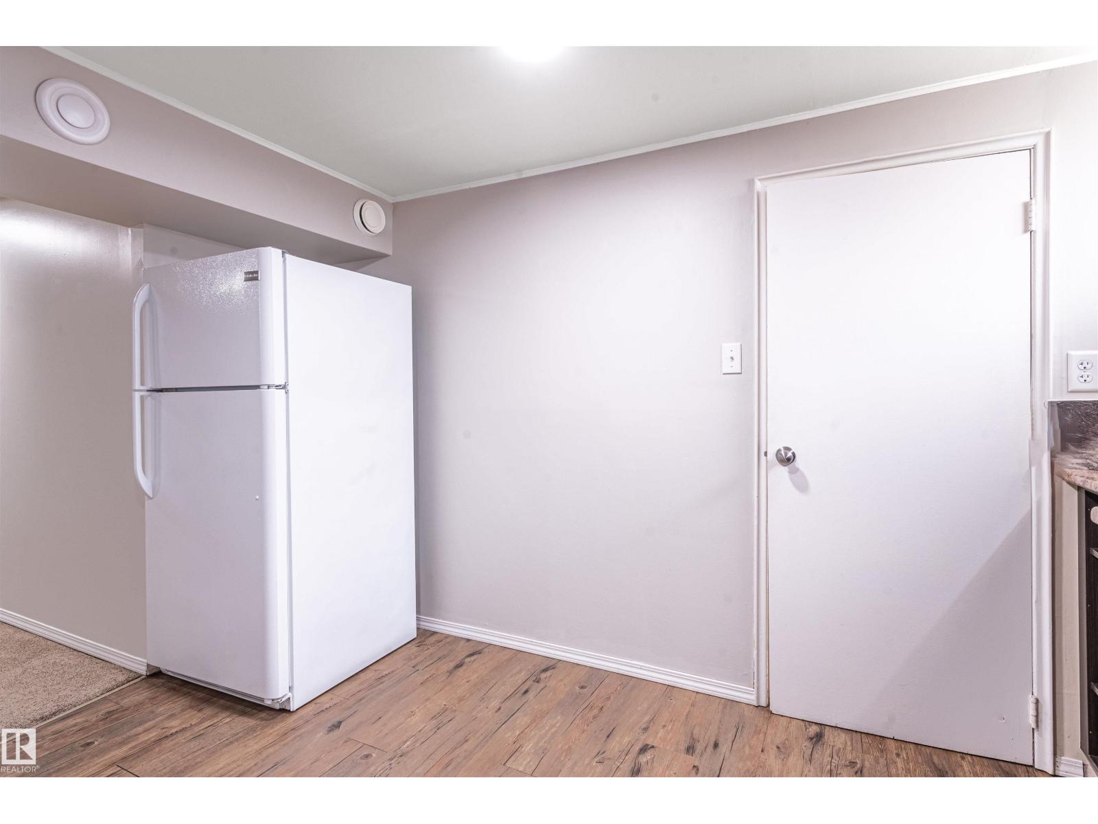 5207 103 Av Nw Property Photo 41