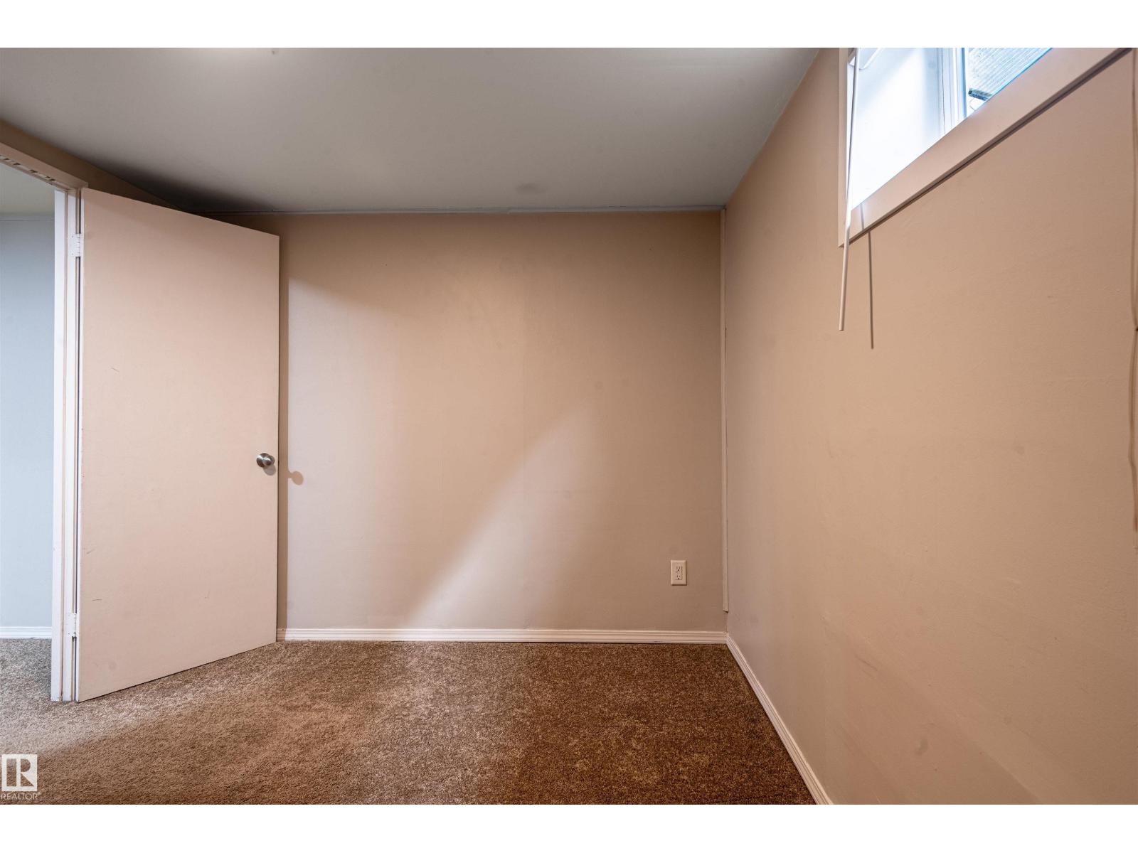 5207 103 Av Nw Property Photo 46