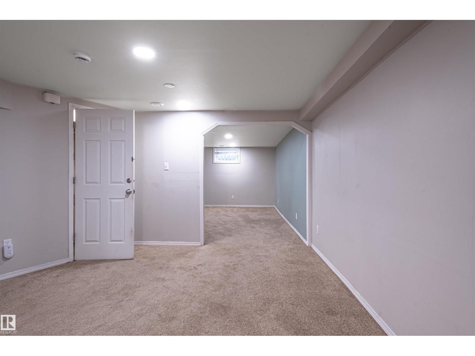 5207 103 Av Nw Property Photo 48