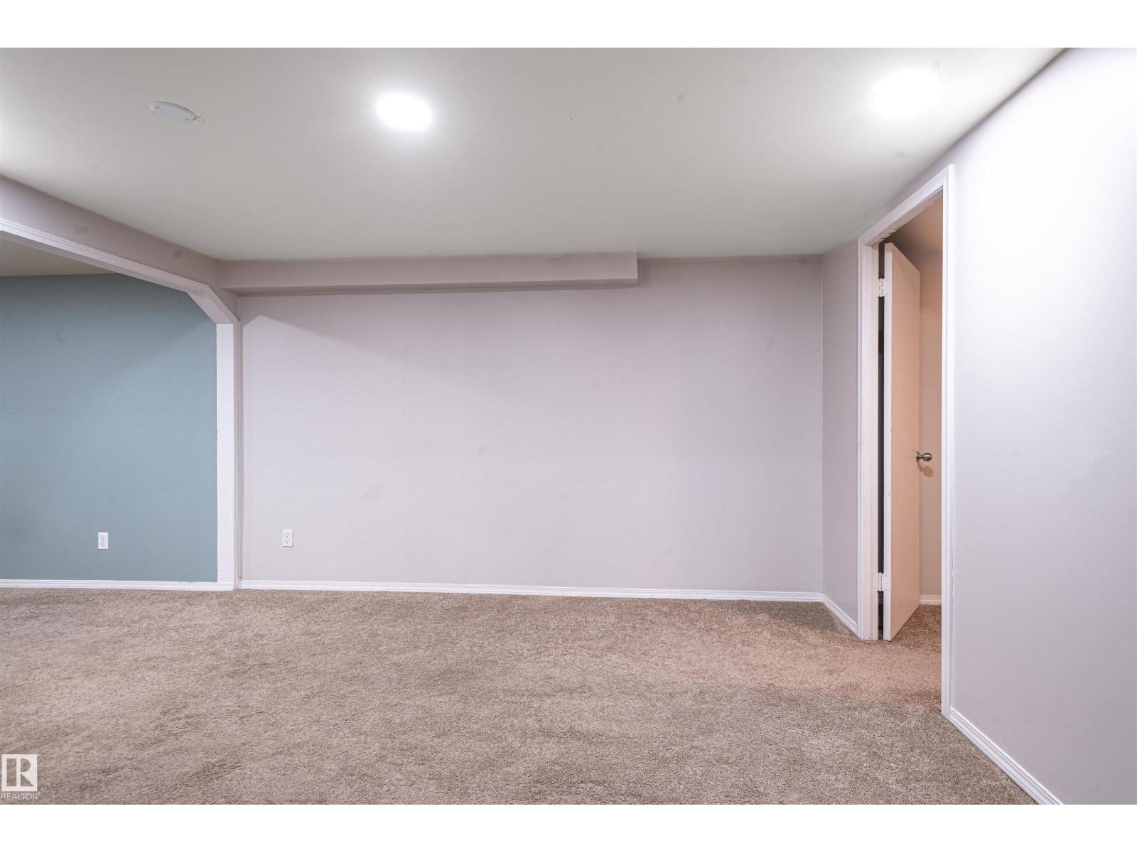 5207 103 Av Nw Property Photo 49