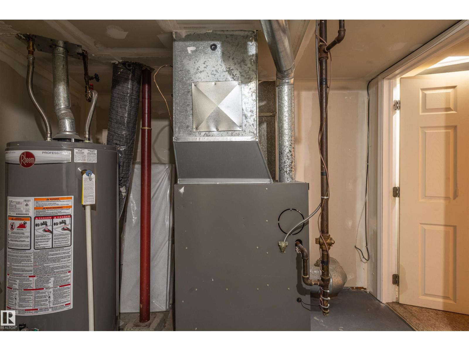 5207 103 Av Nw Property Photo 58