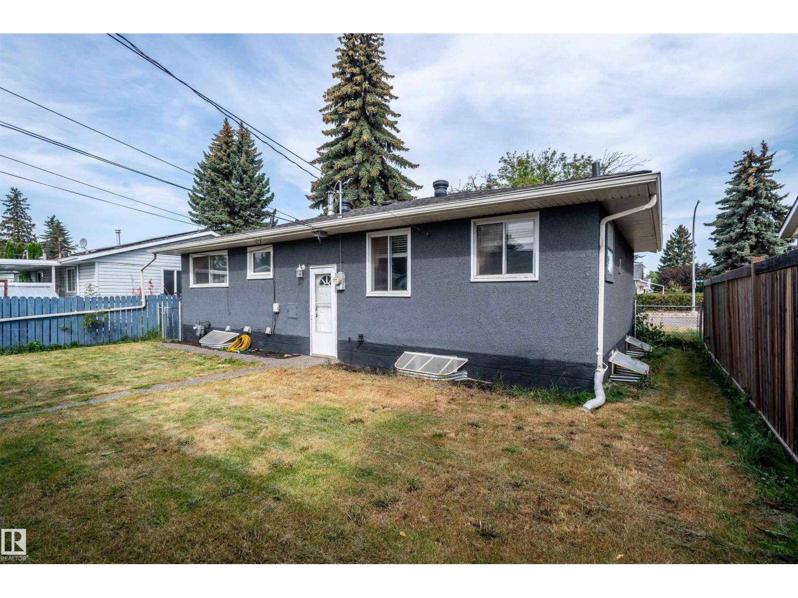 5207 103 Av Nw Property Photo 63