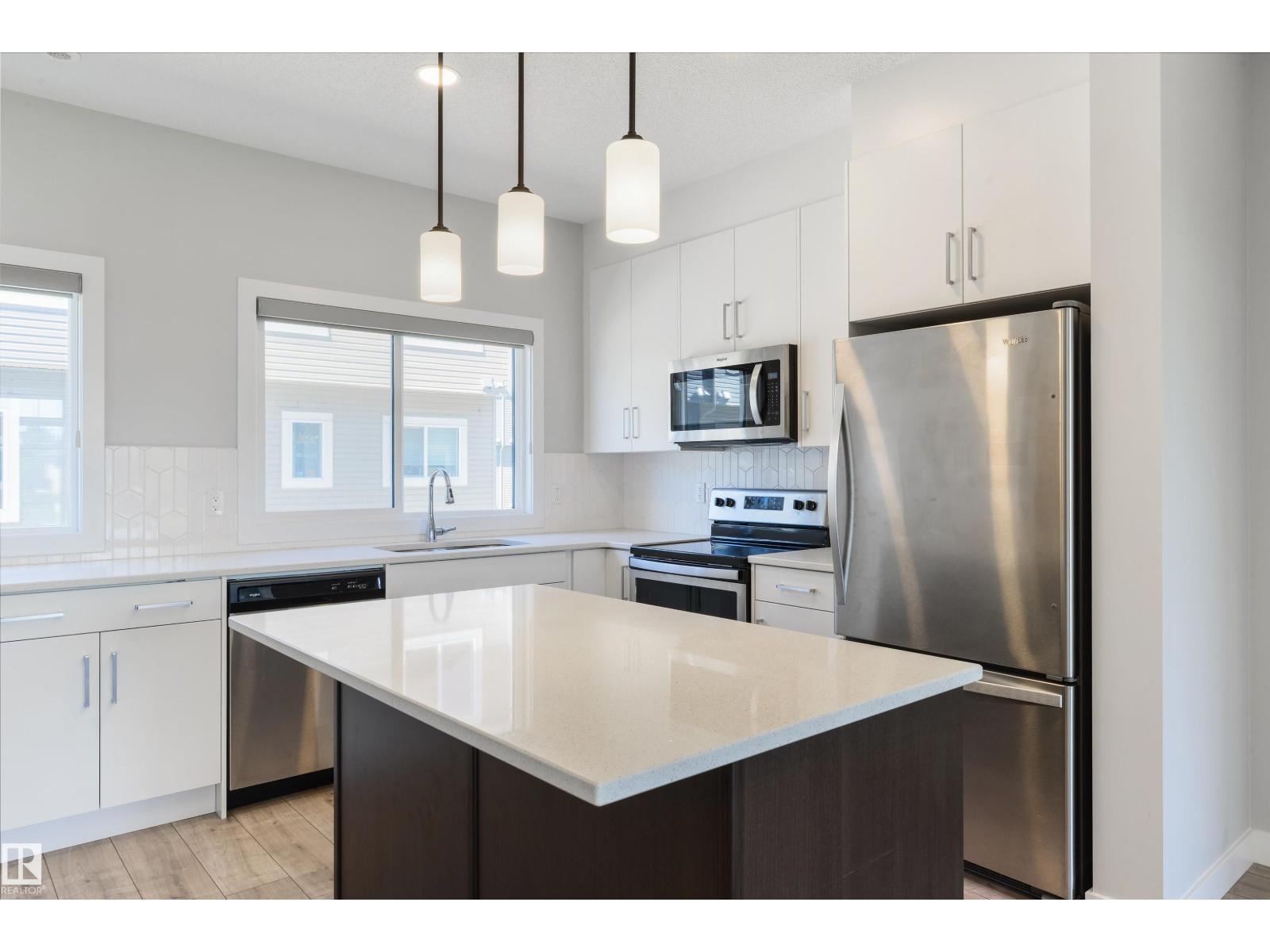 #3 11373 12 AV NW NW