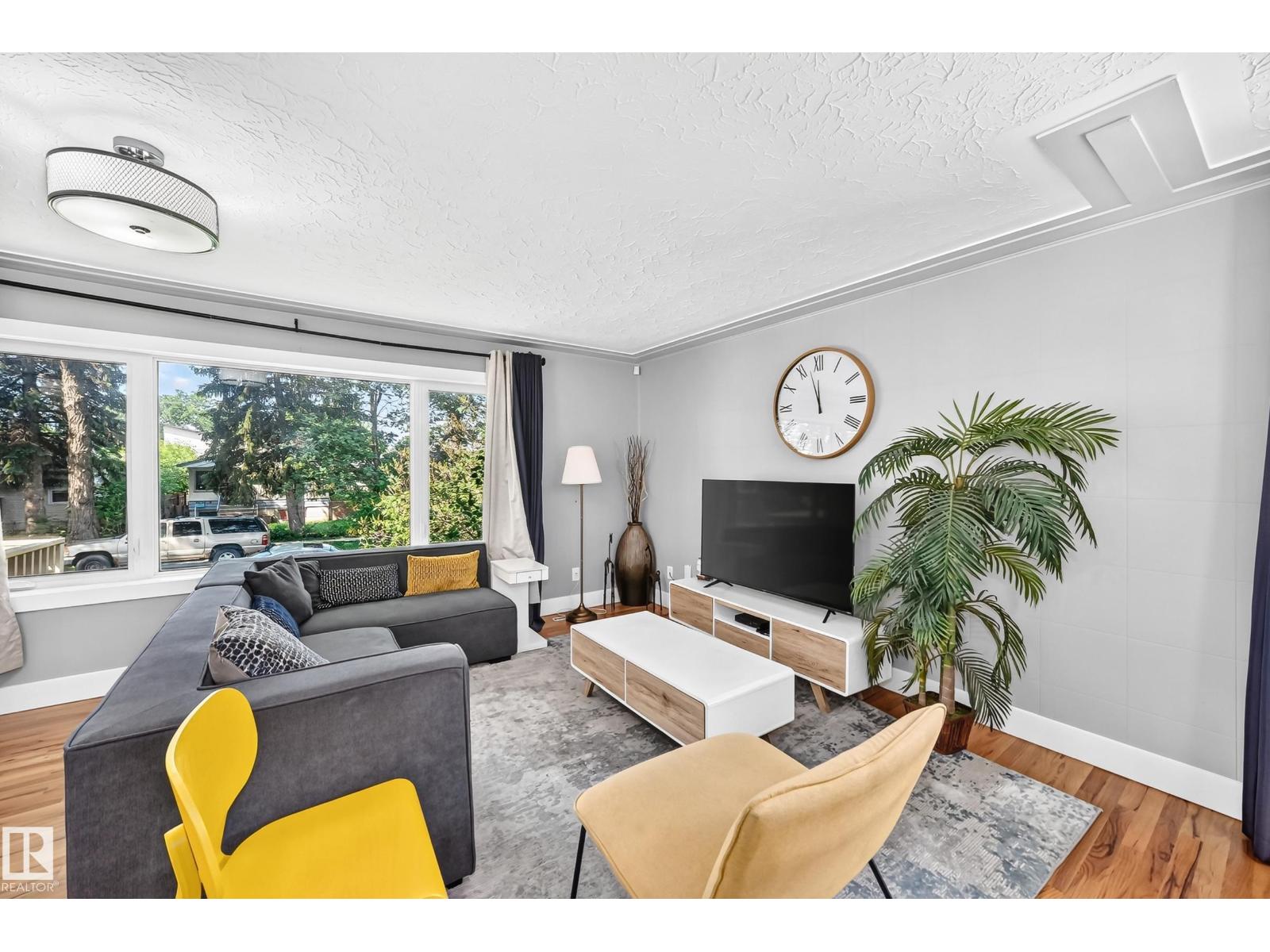 10139 74 St Nw Property Photo 1