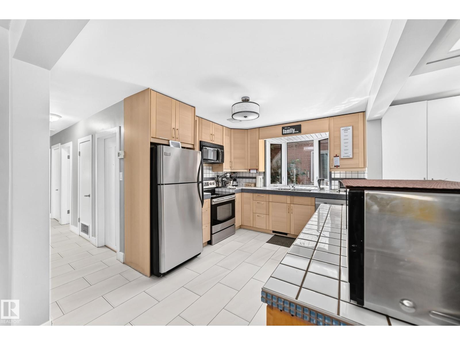 10139 74 St Nw Property Photo 10