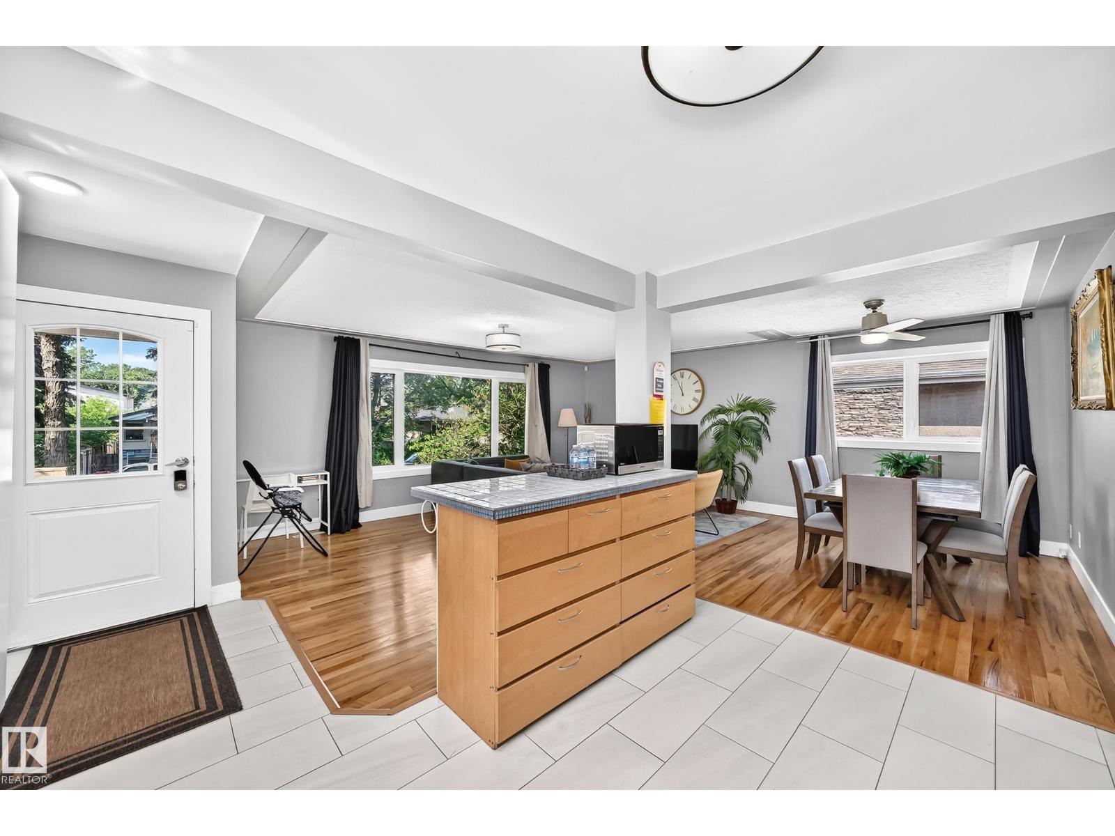 10139 74 St Nw Property Photo 12