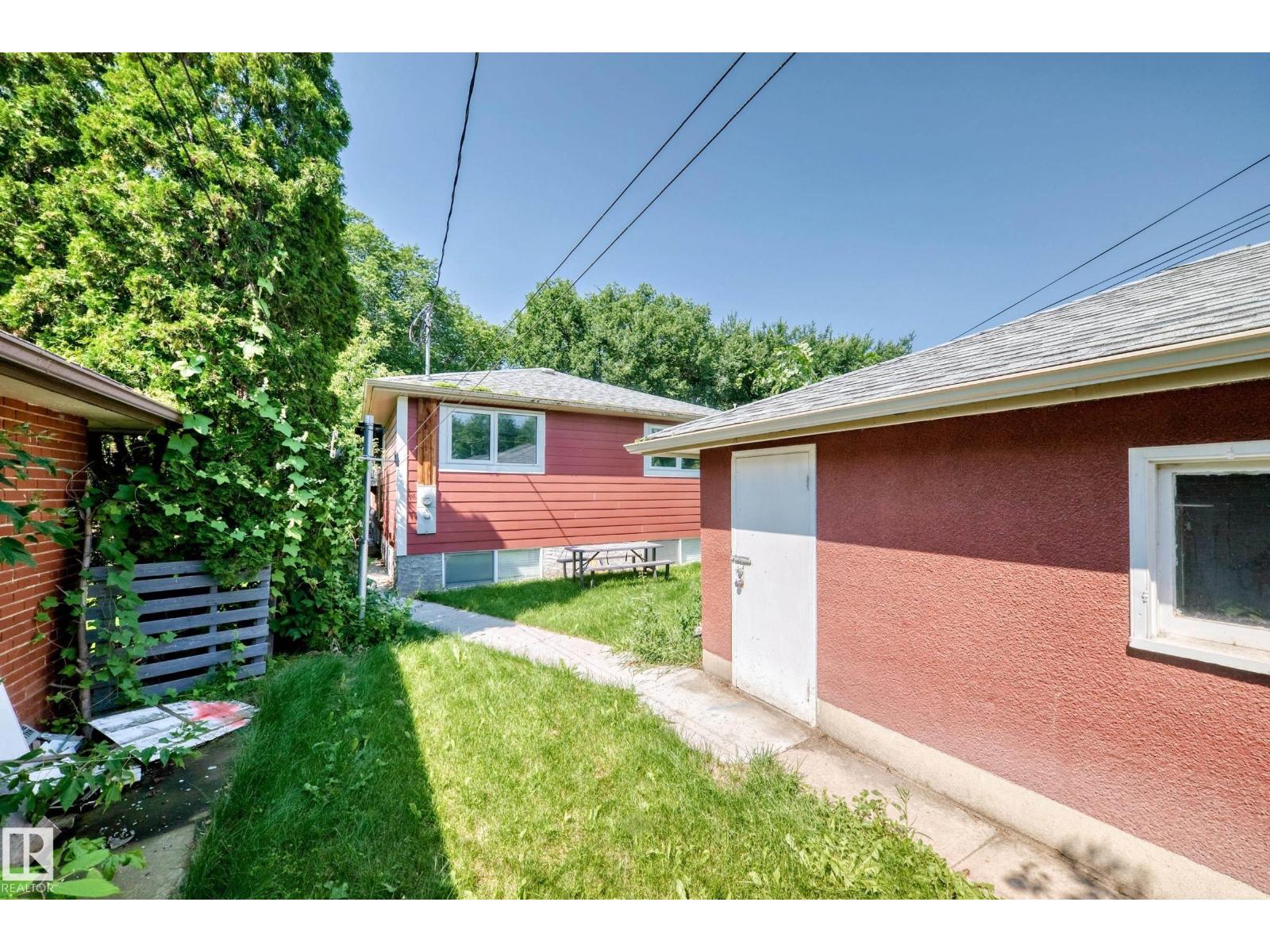 10139 74 St Nw Property Photo 32