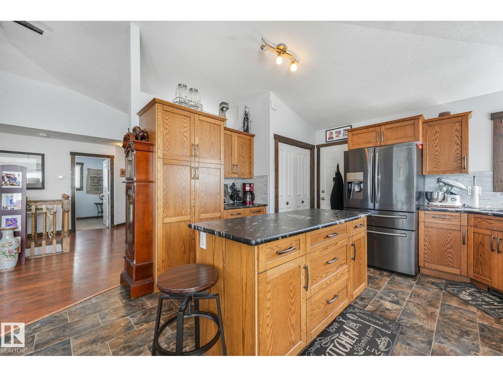 1 Mullen Co Property Photo 16