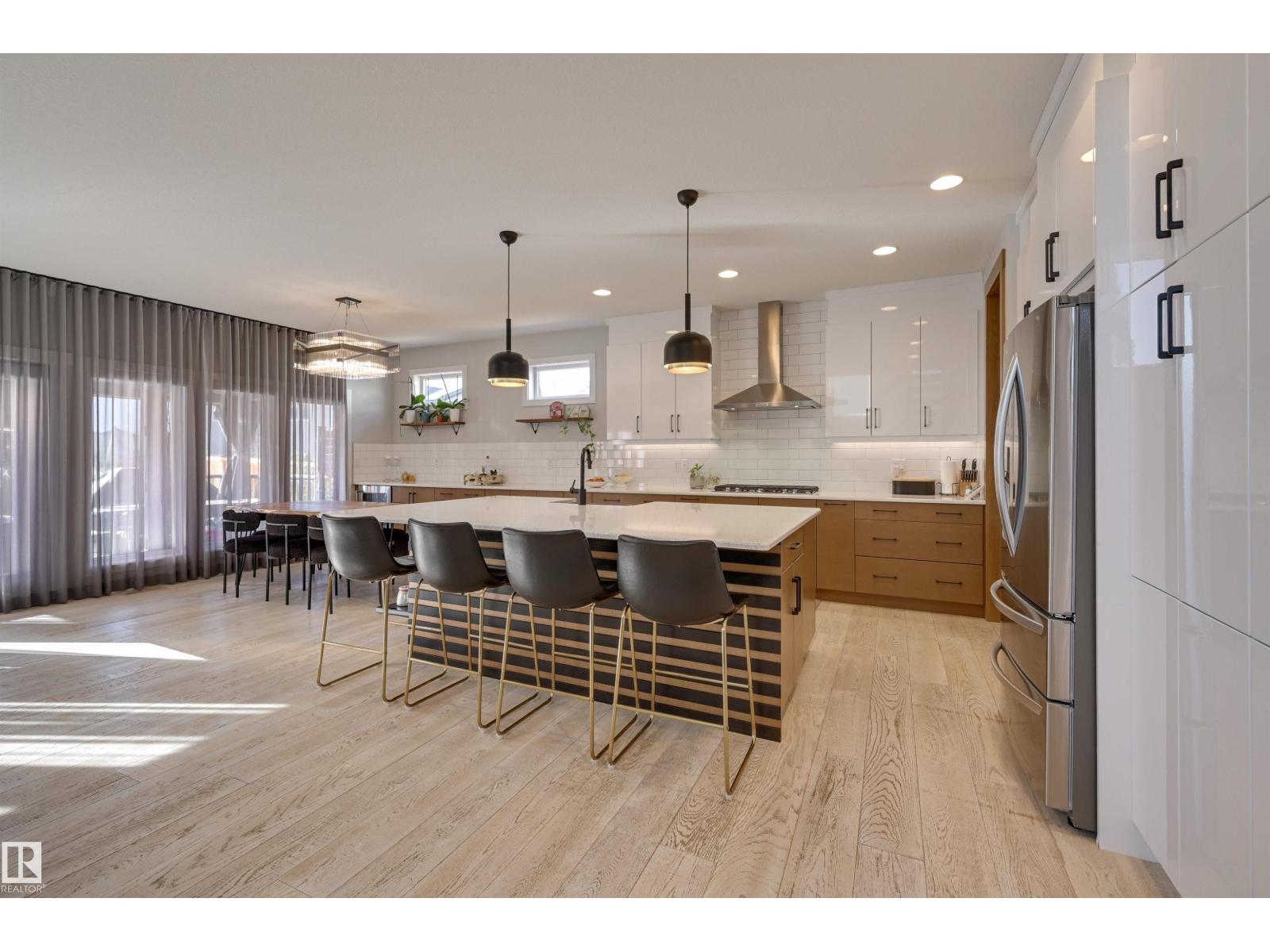 550 Eagleson Wd Nw Property Photo 4