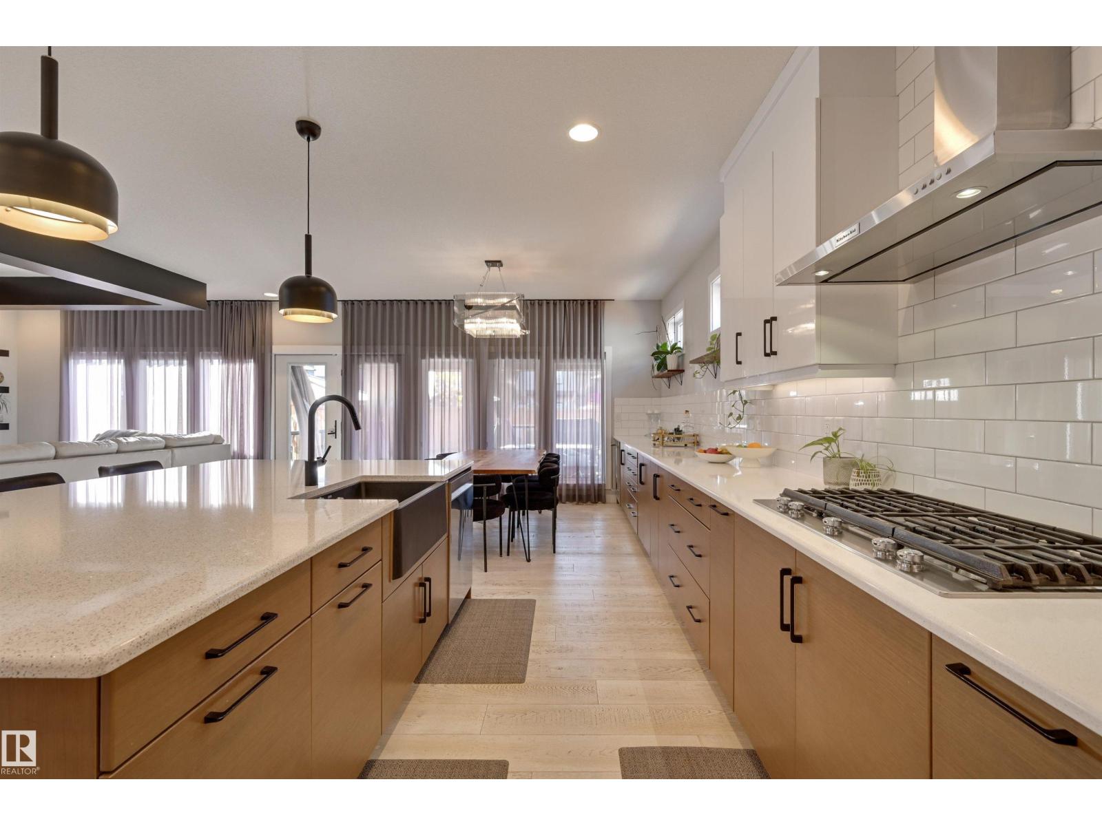 550 Eagleson Wd Nw Property Photo 6