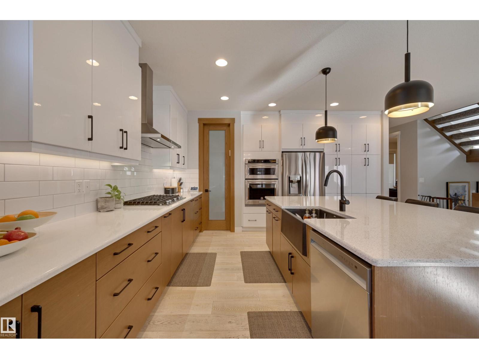 550 Eagleson Wd Nw Property Photo 7