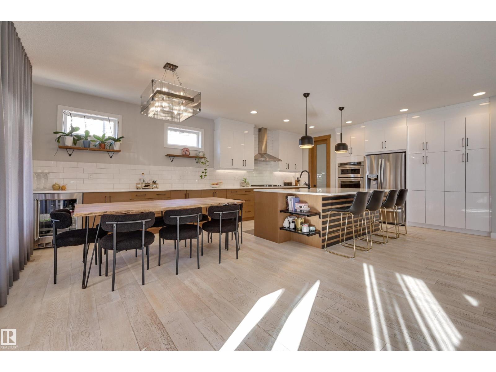 550 Eagleson Wd Nw Property Photo 10