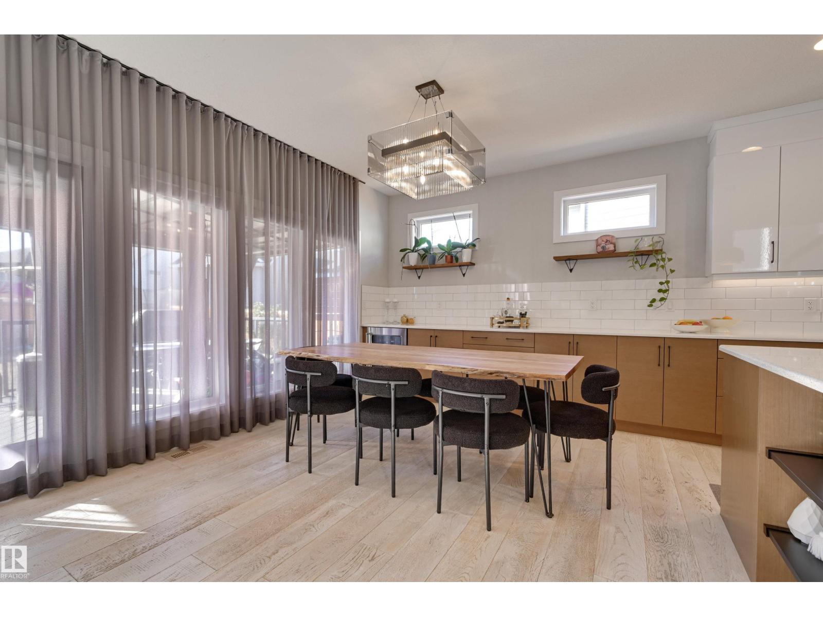550 Eagleson Wd Nw Property Photo 11