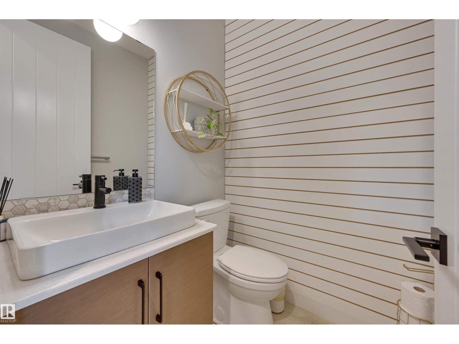 550 Eagleson Wd Nw Property Photo 26
