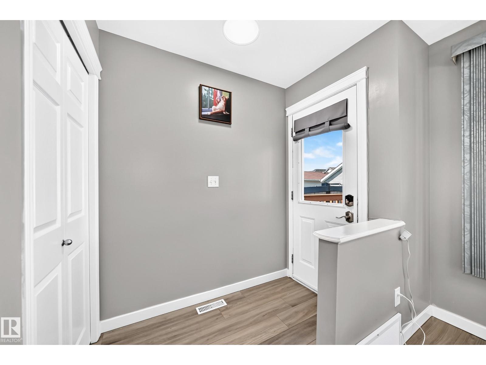 7824 14 Av Sw Property Photo 2