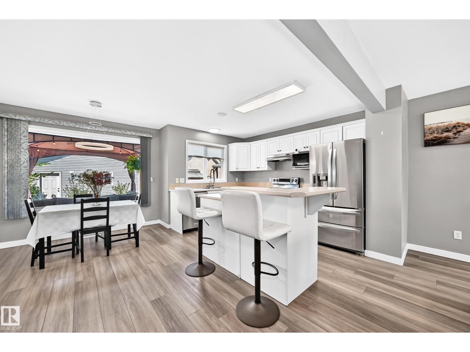 7824 14 Av Sw Property Photo 3