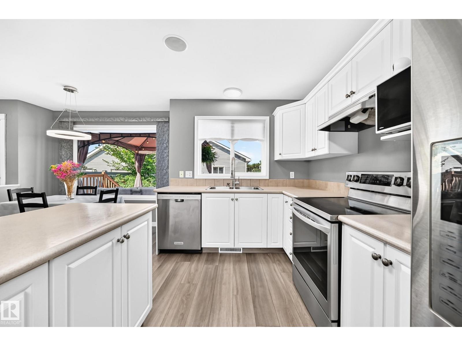 7824 14 Av Sw Property Photo 6