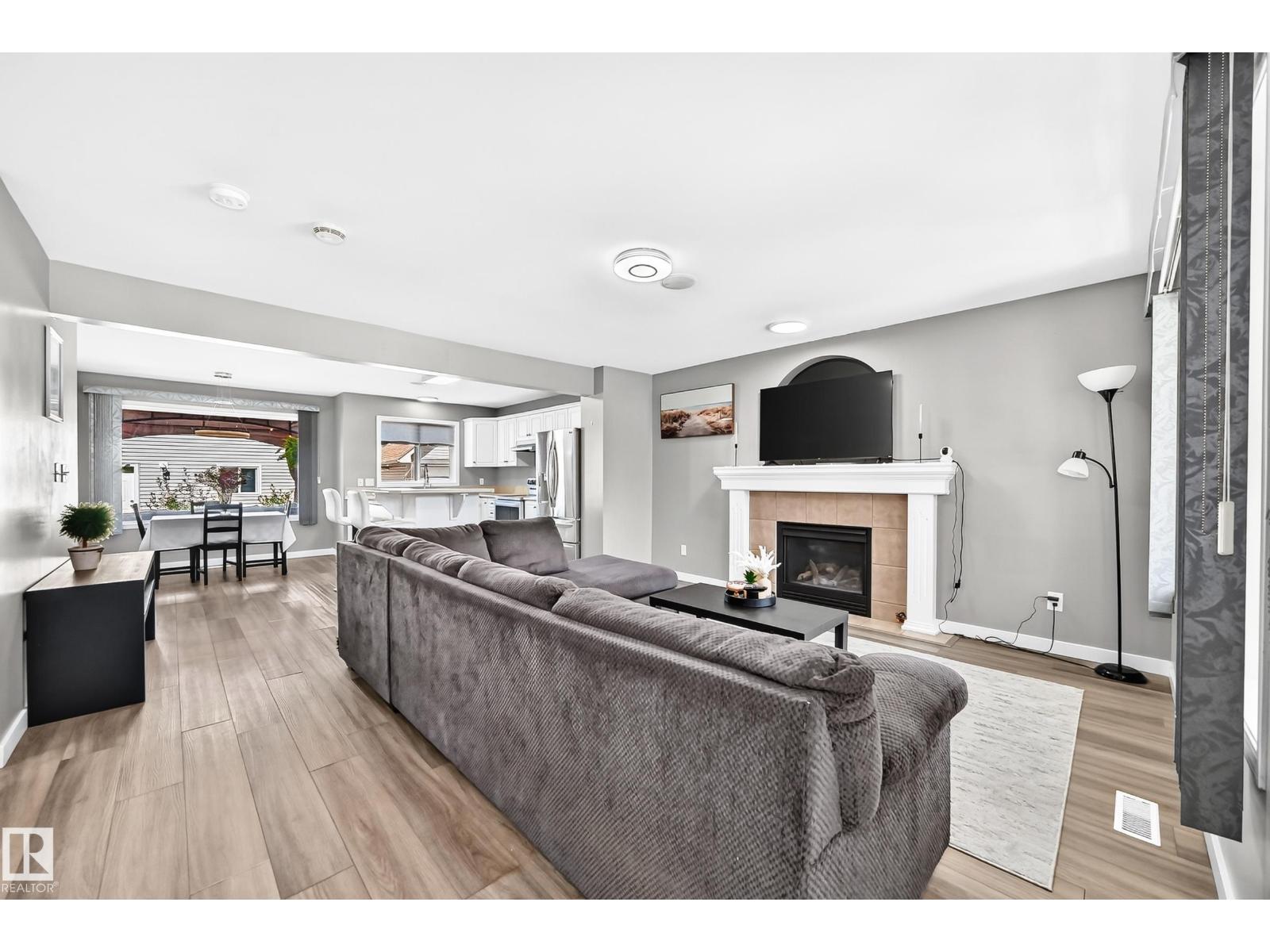 7824 14 Av Sw Property Photo 9
