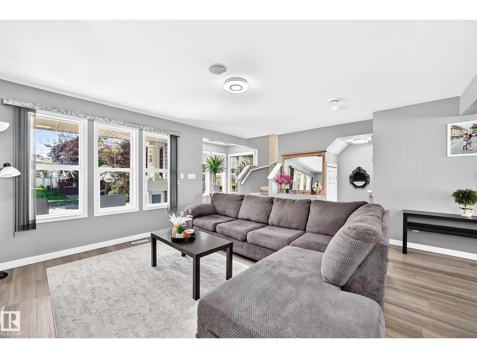 7824 14 Av Sw Property Photo 11