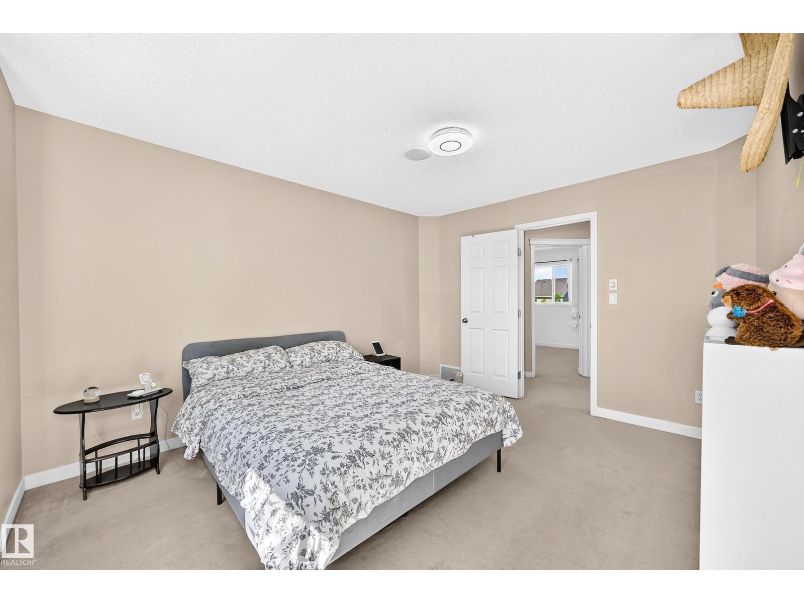 7824 14 Av Sw Property Photo 16