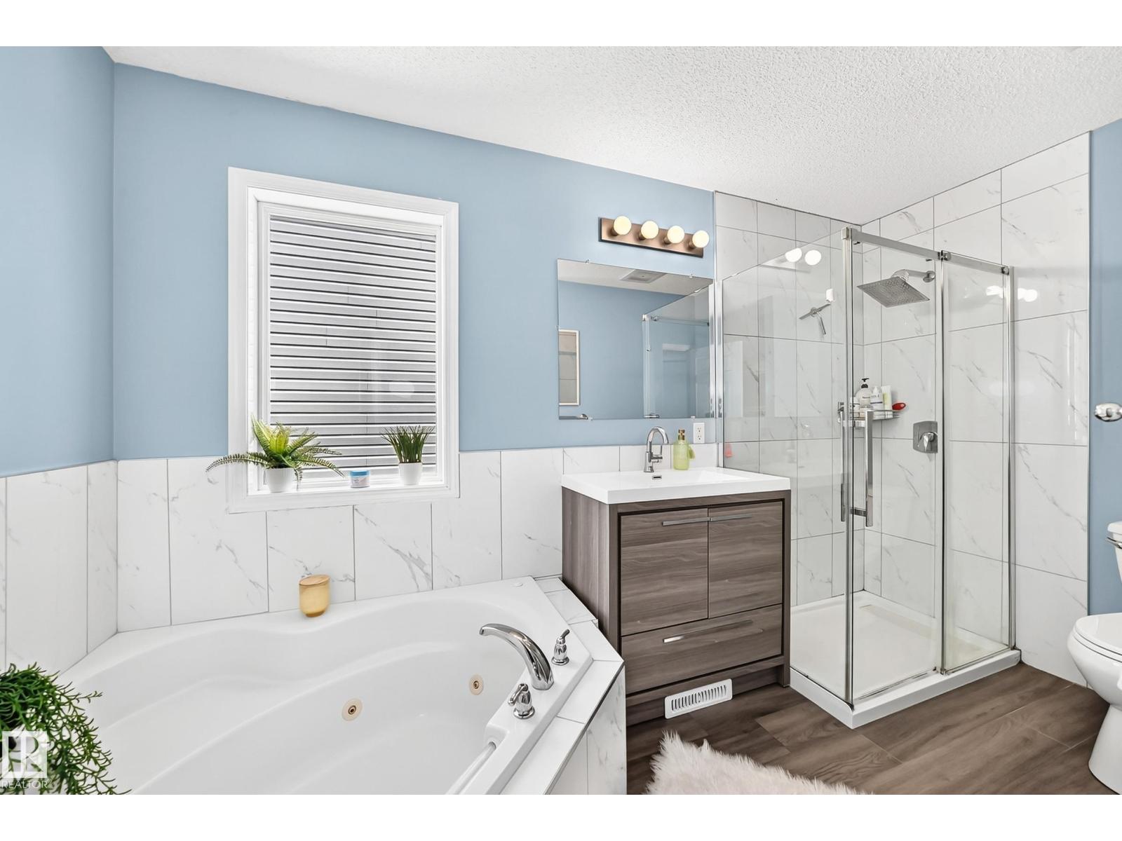 7824 14 Av Sw Property Photo 18