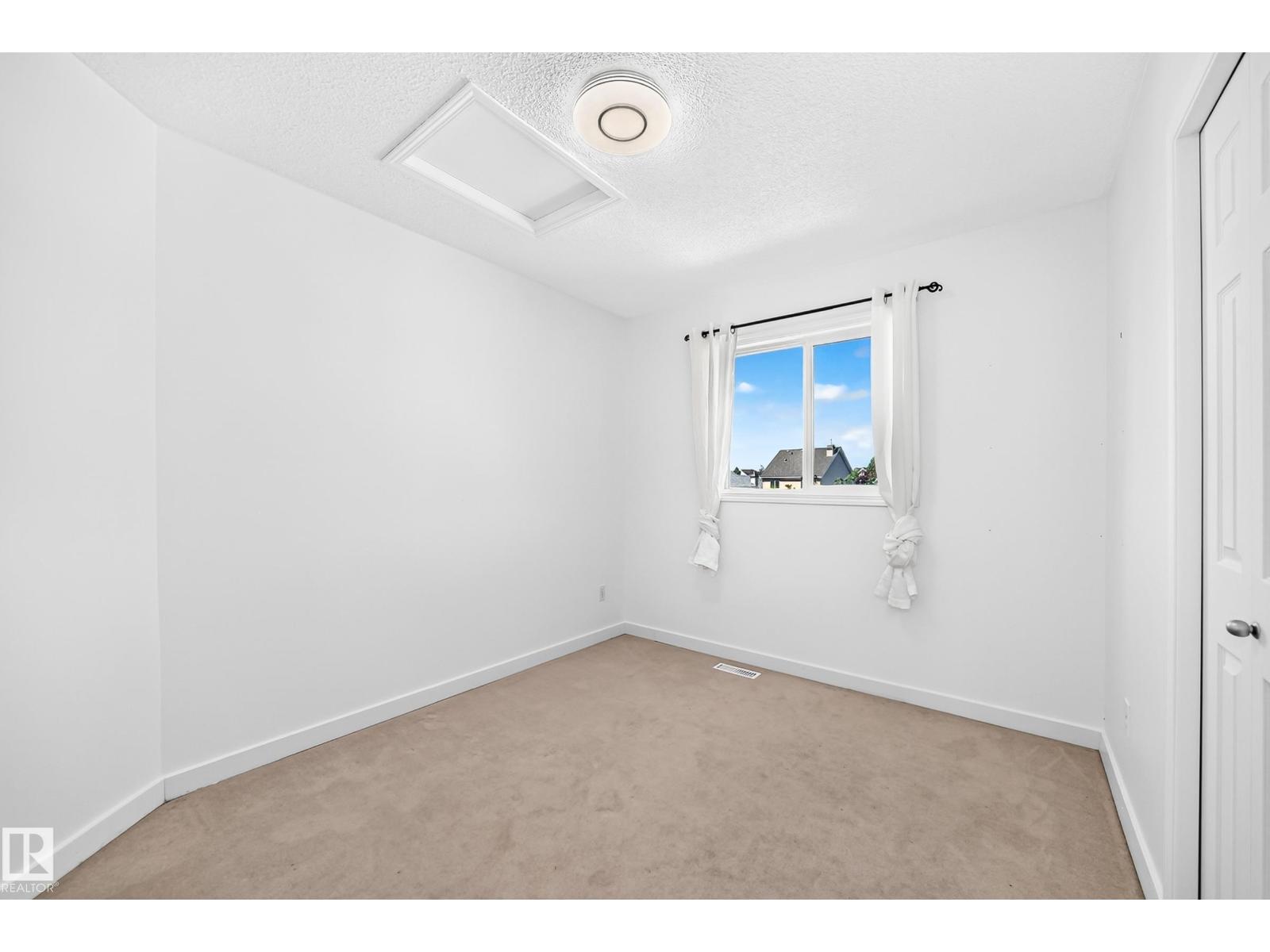 7824 14 Av Sw Property Photo 21