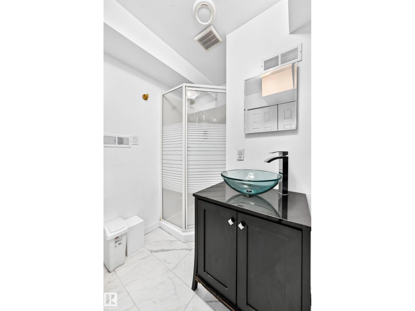 7824 14 Av Sw Property Photo 27
