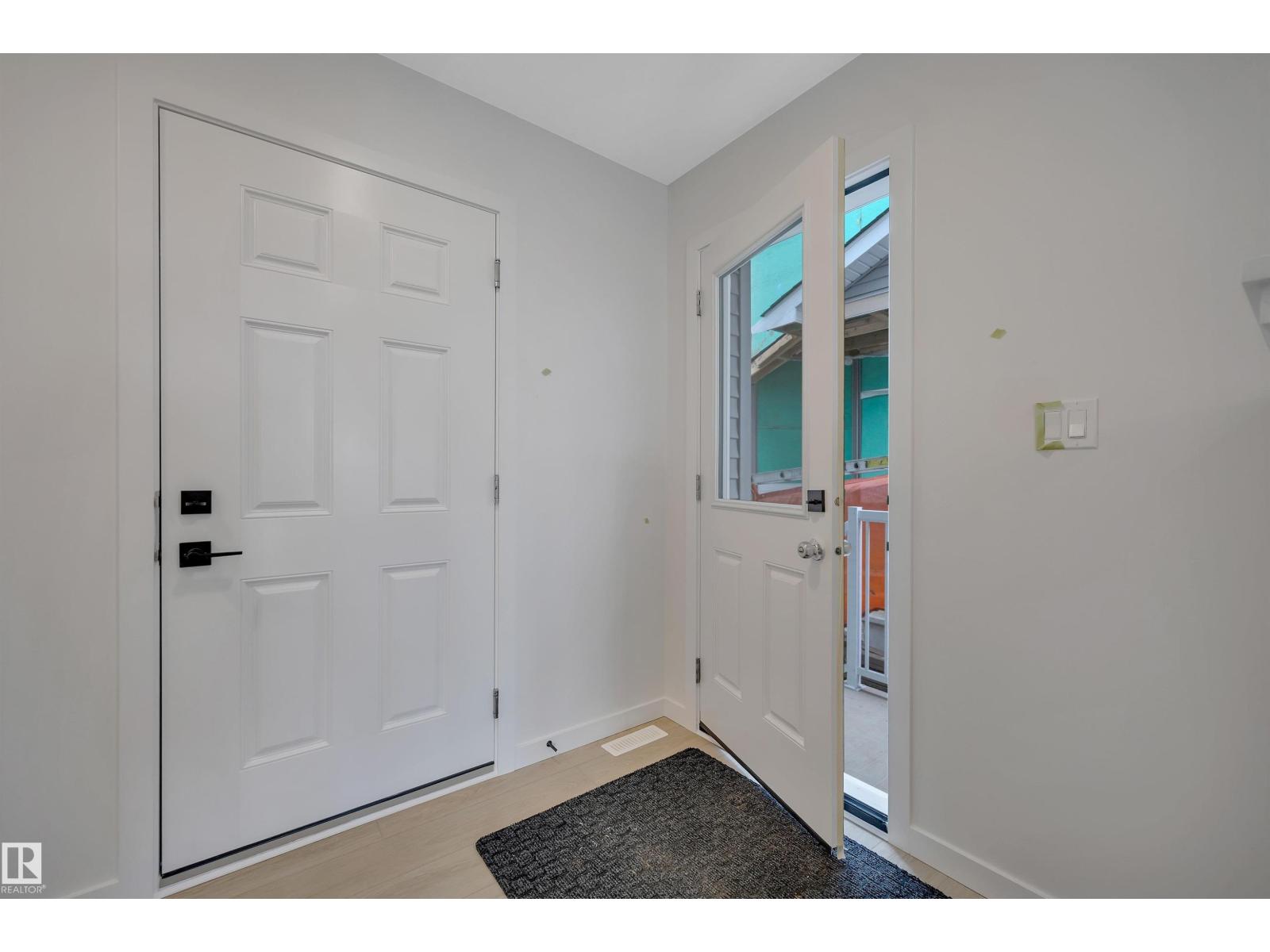 710 22 St Sw Property Photo 5