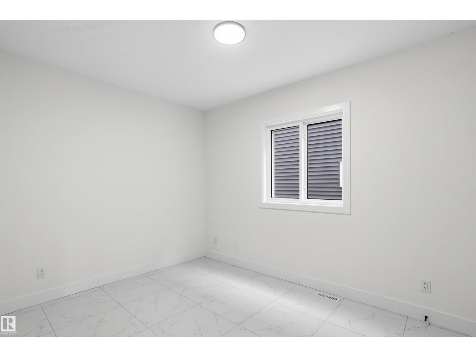 3211 5 Av Sw Property Photo 6