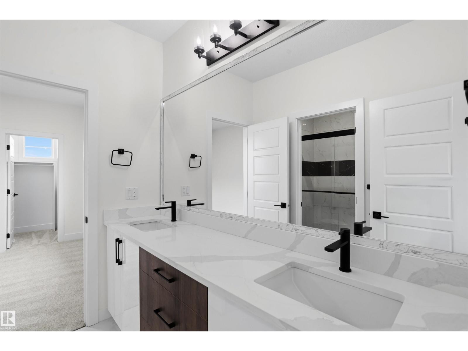 3211 5 Av Sw Property Photo 39