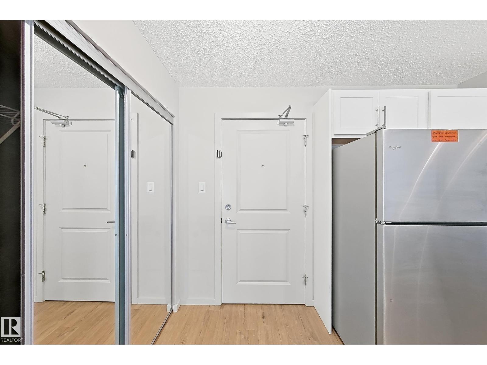 #112 5404 7 Av Sw Property Photo 13
