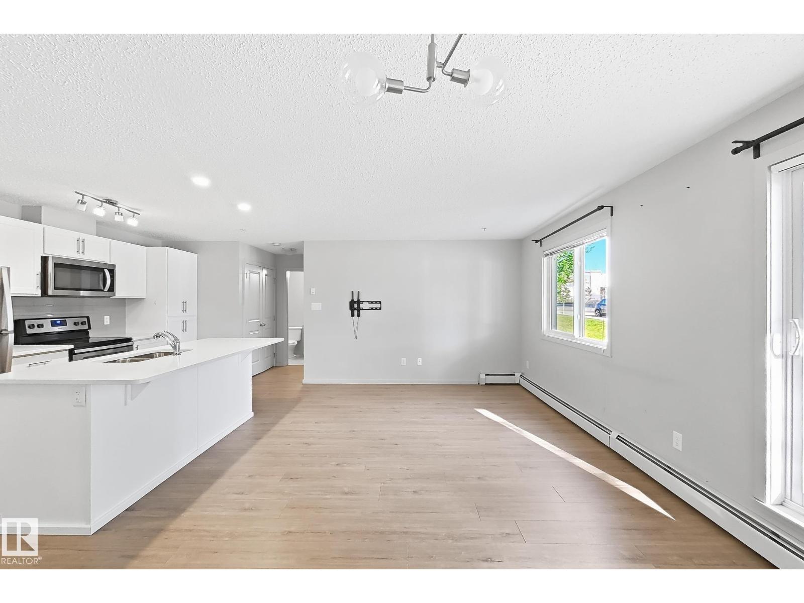 #112 5404 7 Av Sw Property Photo 17