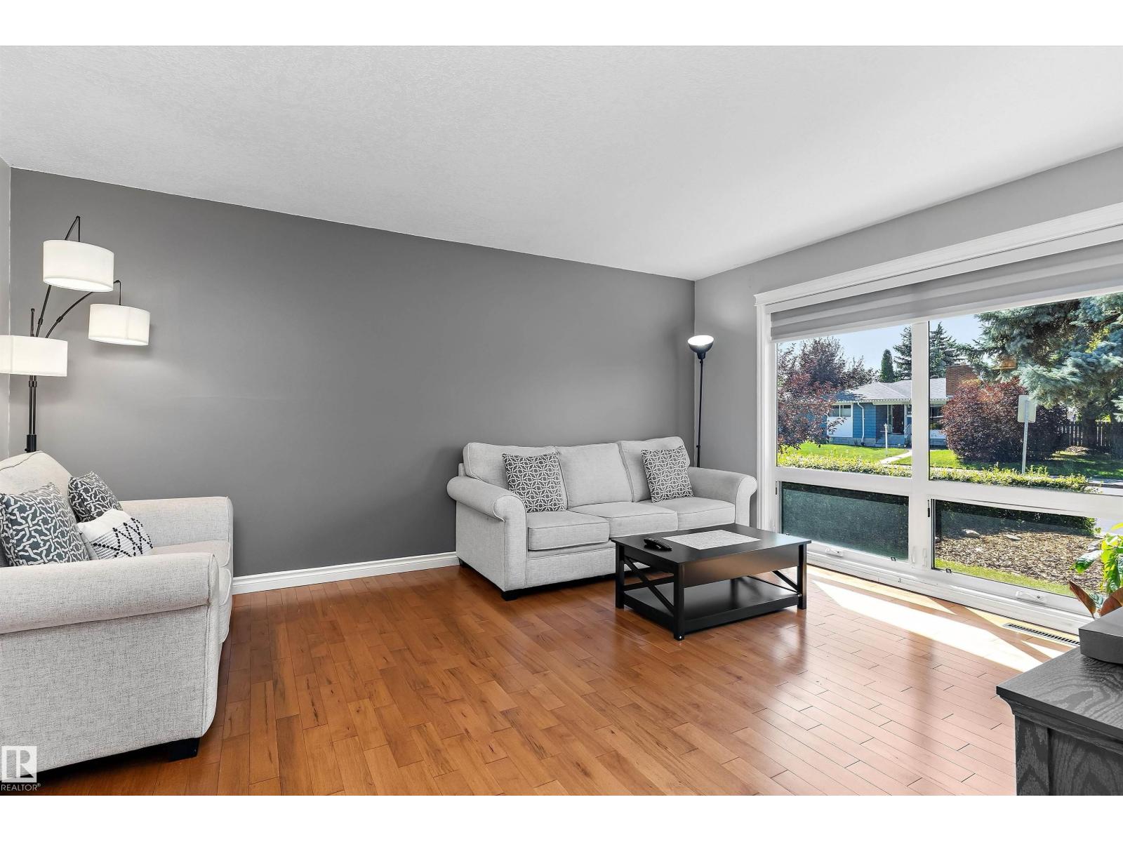 3839 117 St Nw Property Photo 4