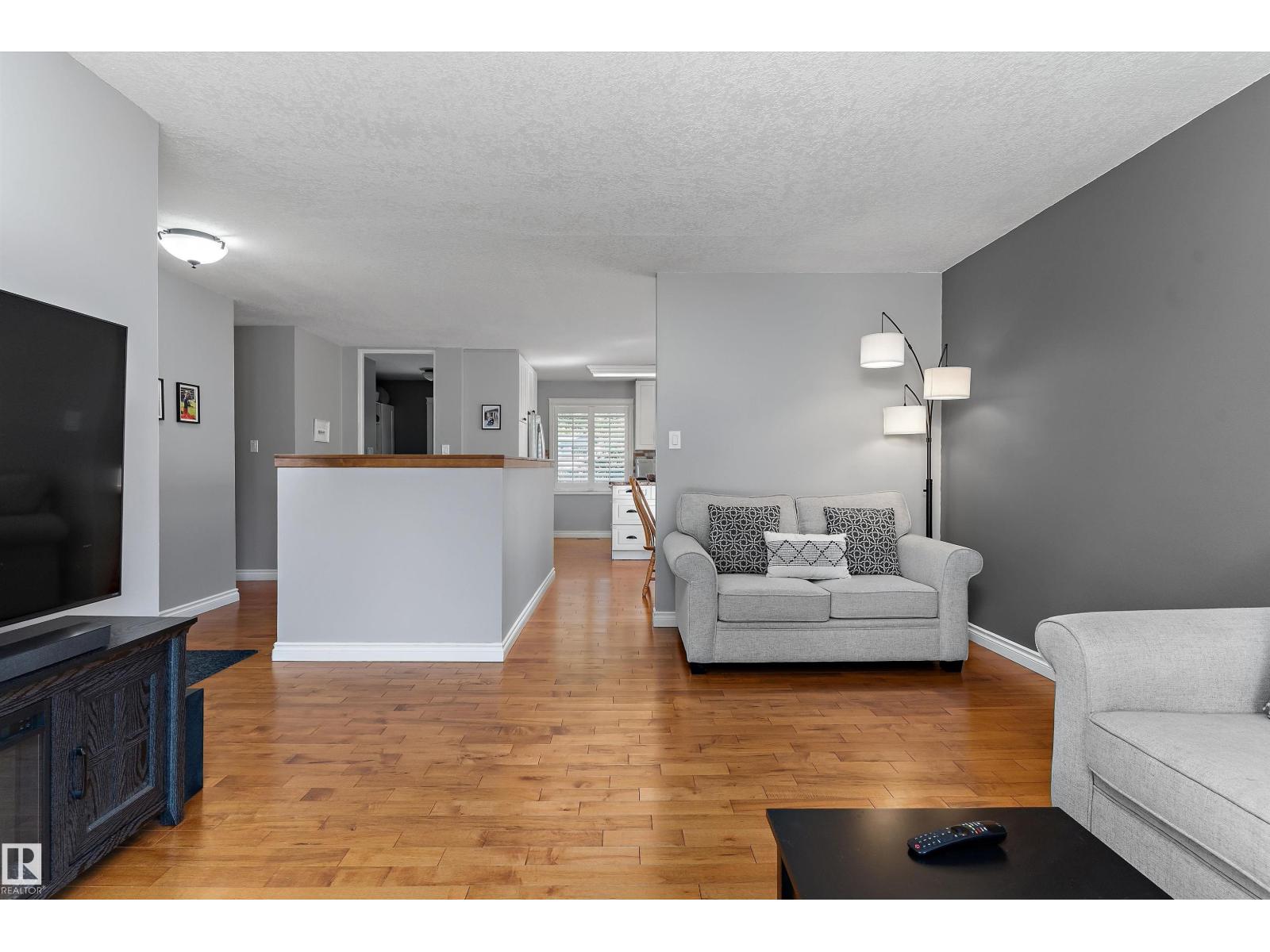 3839 117 St Nw Property Photo 6