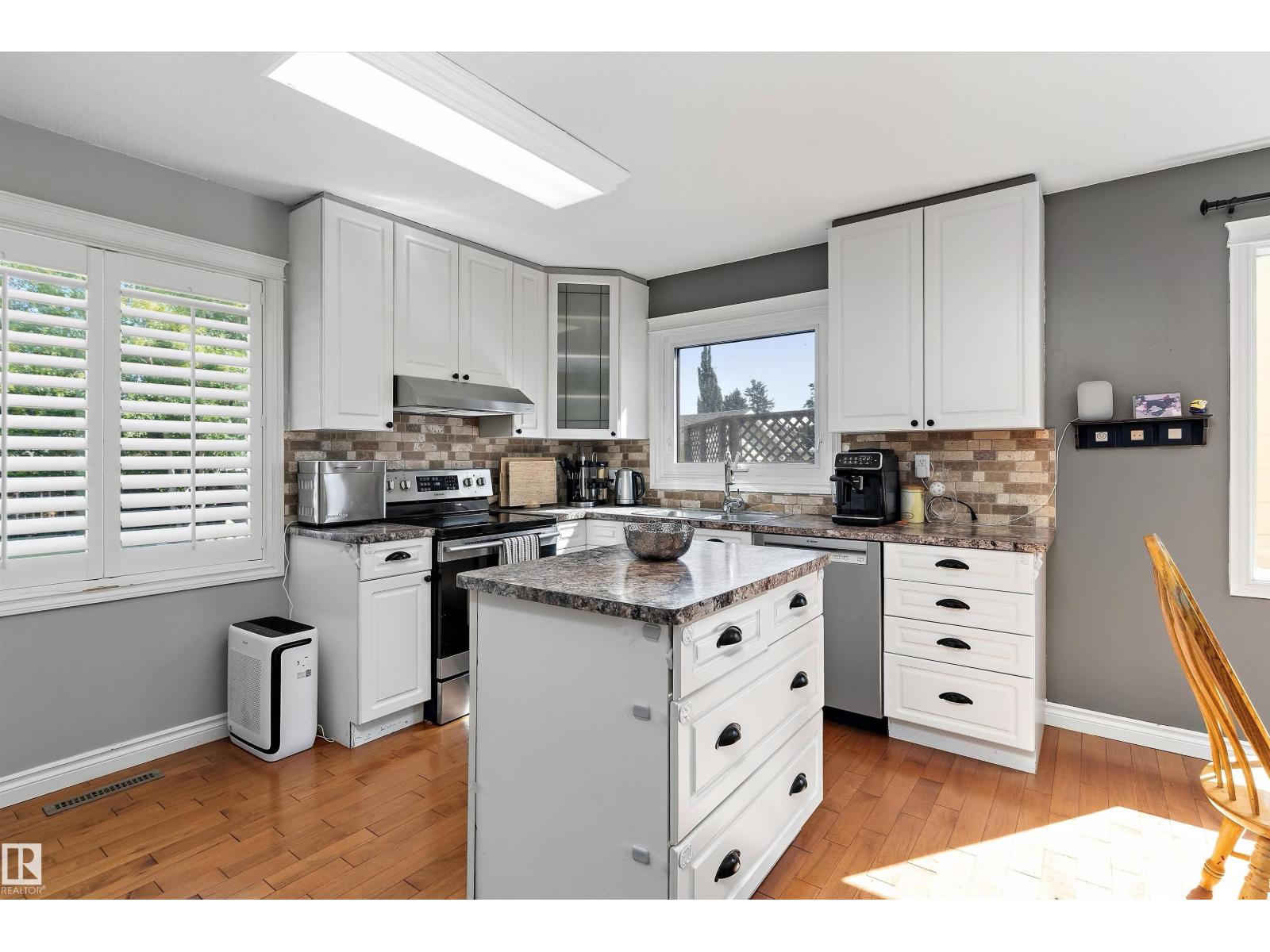 3839 117 St Nw Property Photo 11