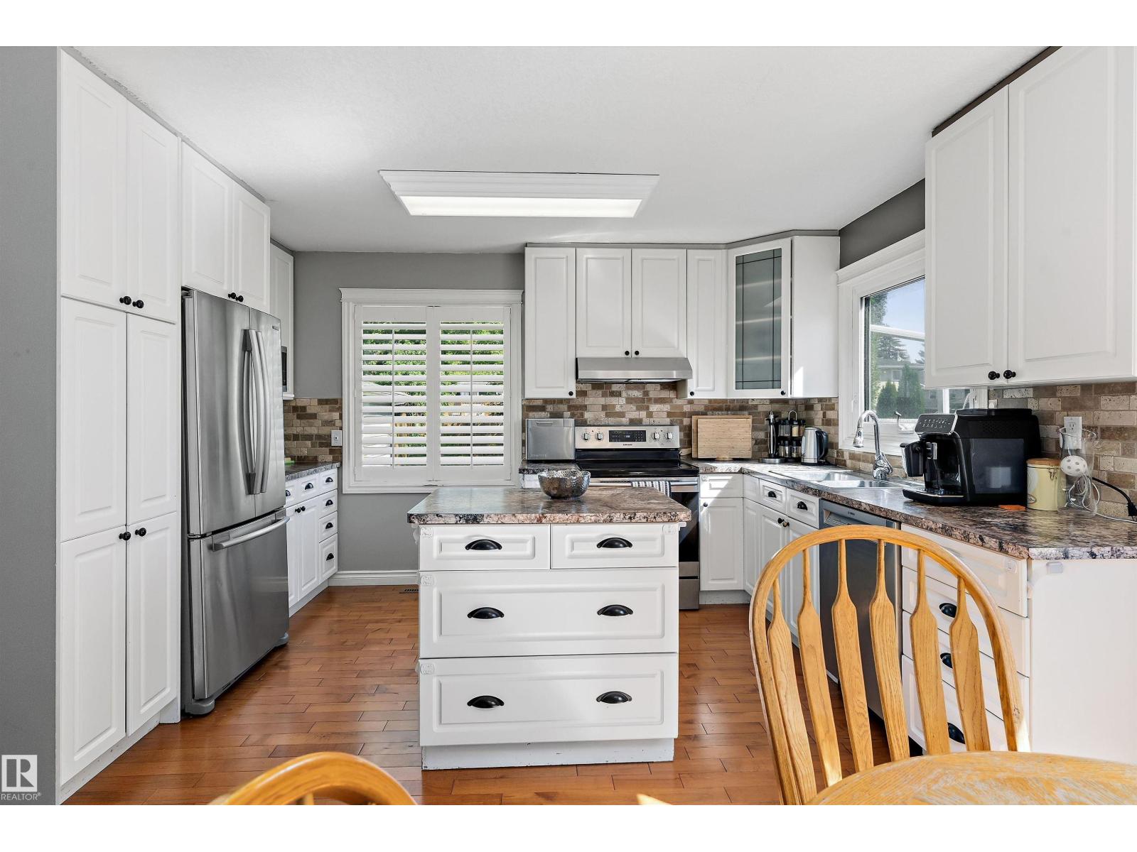 3839 117 St Nw Property Photo 12