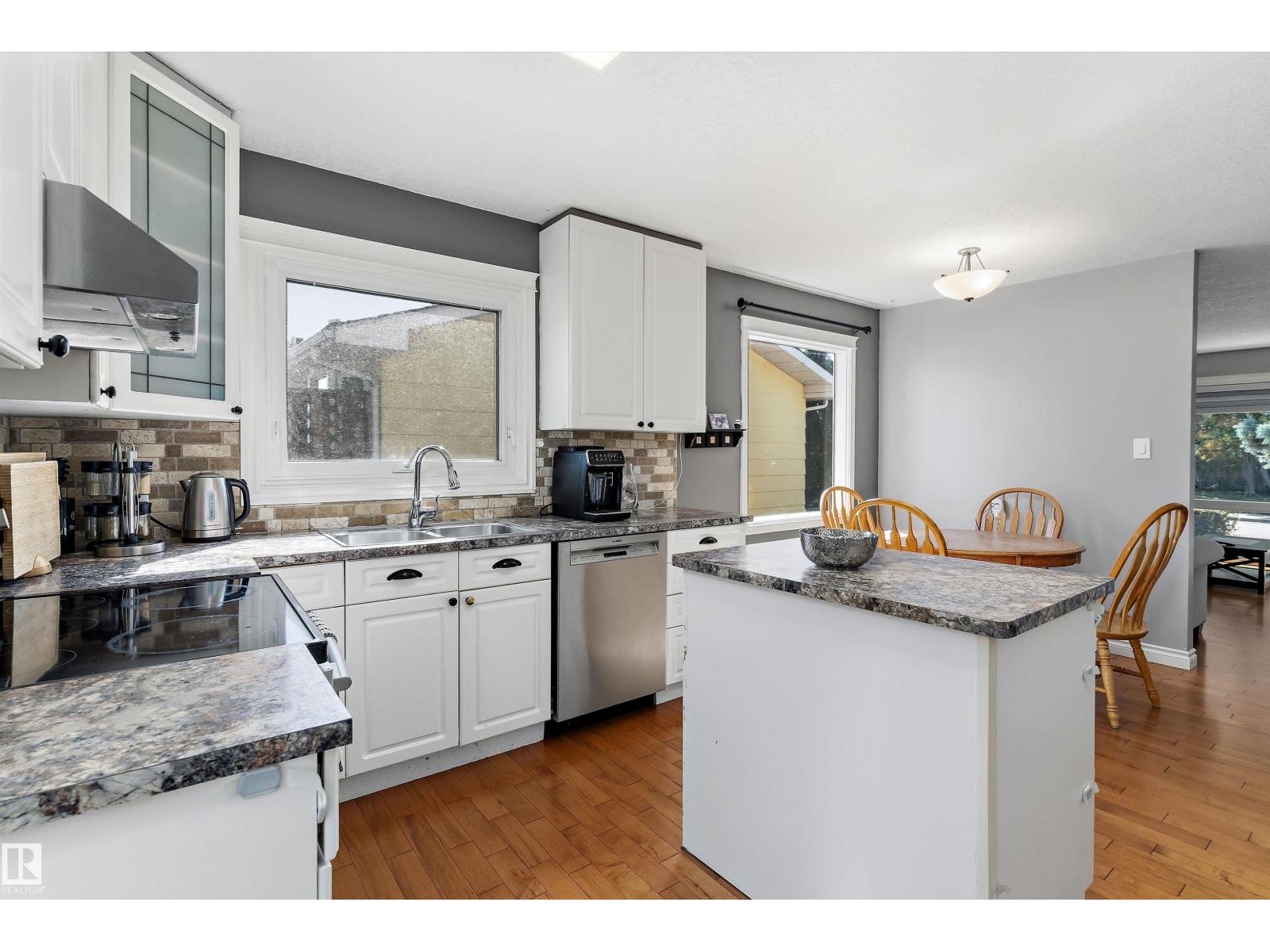 3839 117 St Nw Property Photo 13