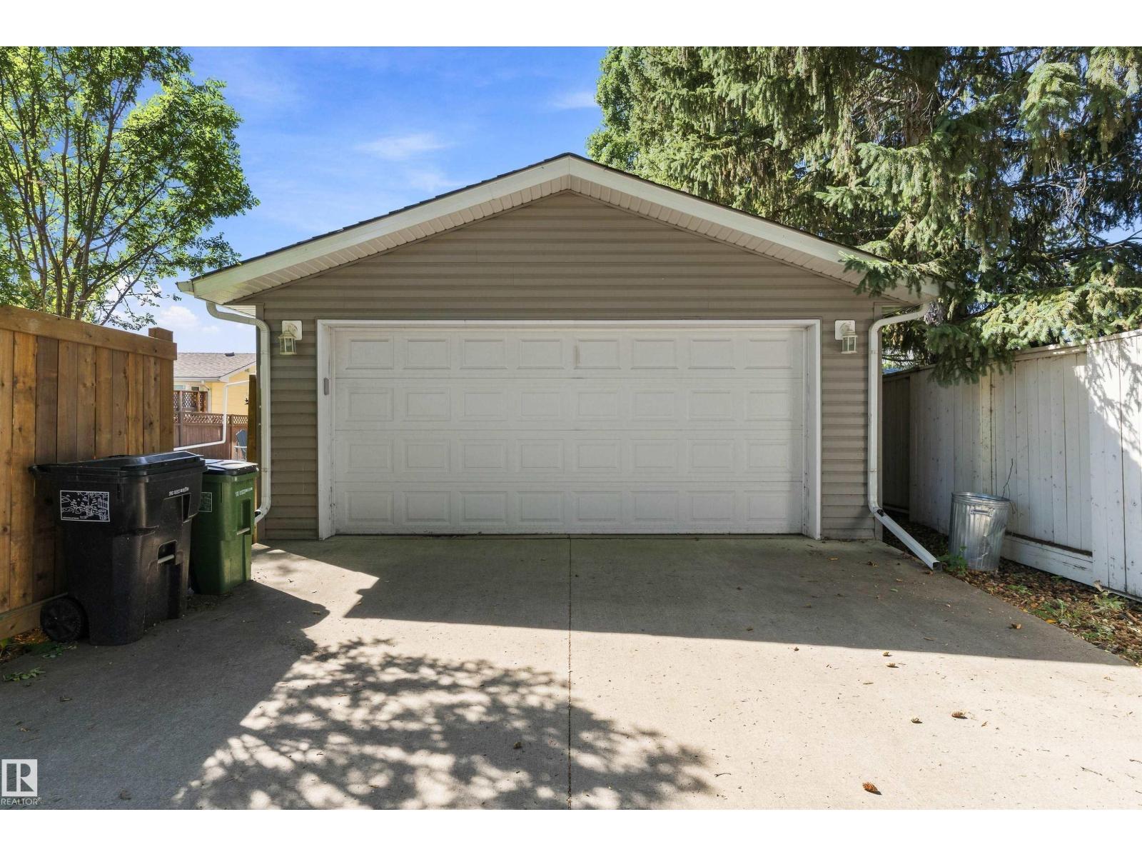 3839 117 St Nw Property Photo 42