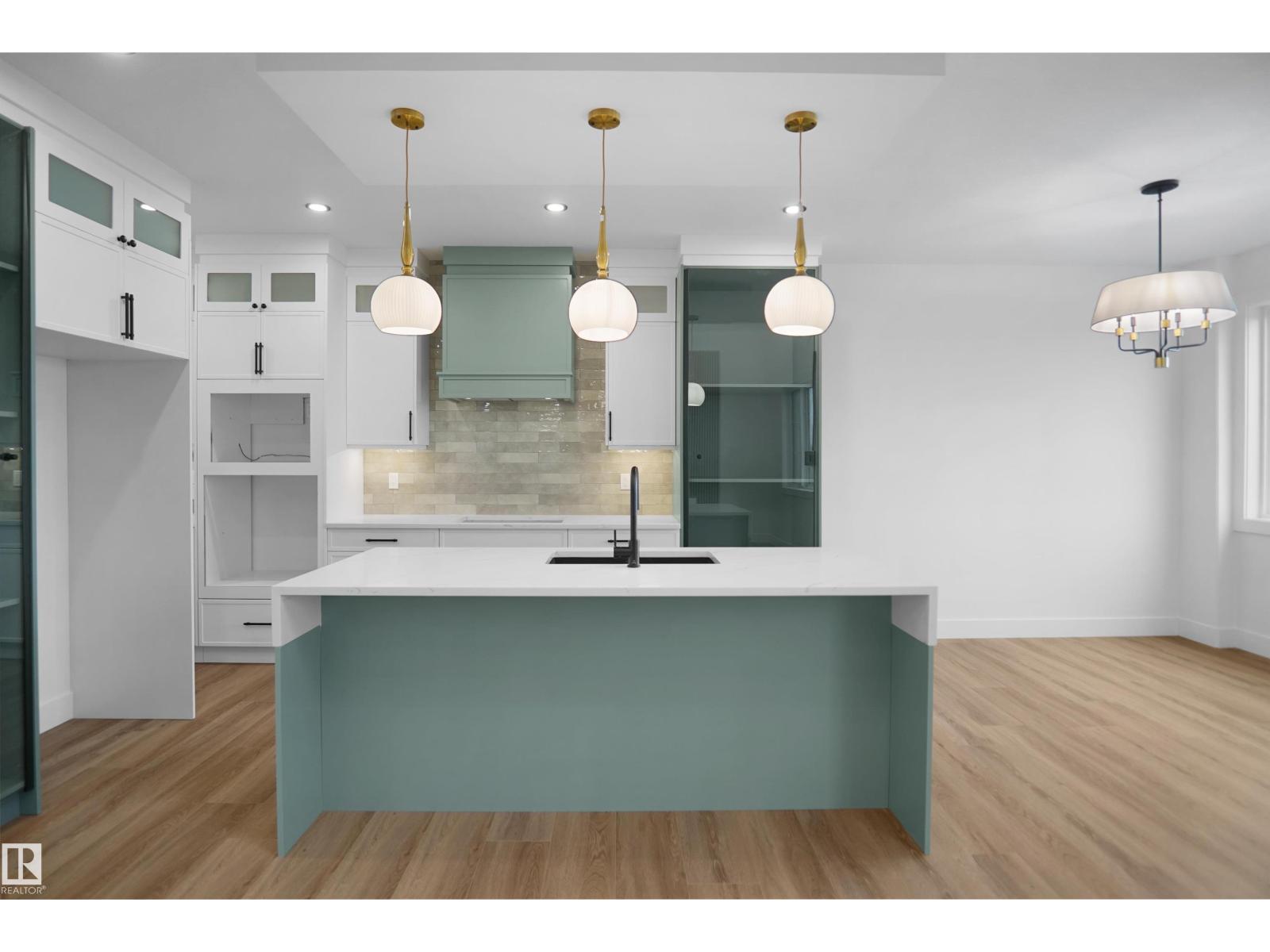 142 Edgewater Ci Property Photo 15