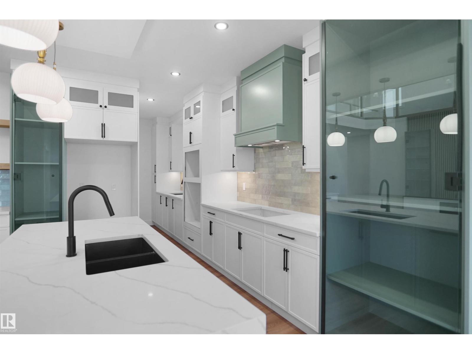 142 Edgewater Ci Property Photo 20