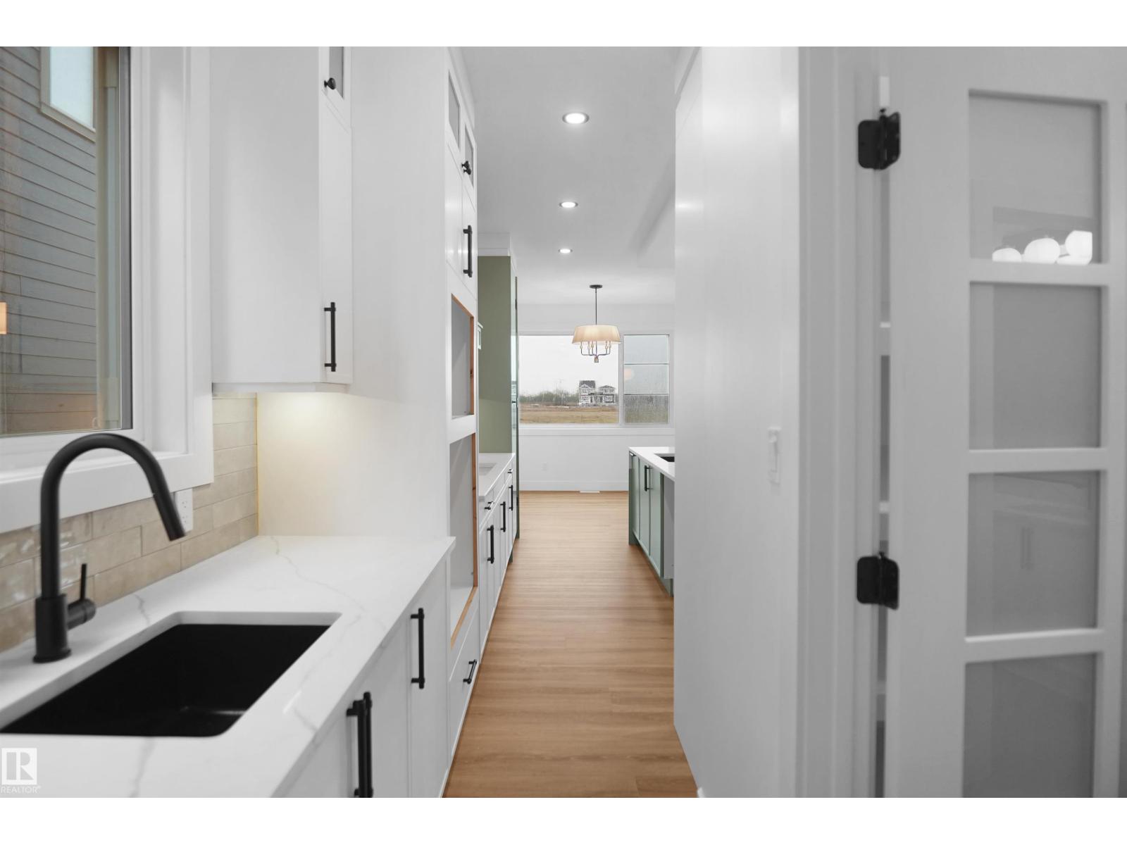 142 Edgewater Ci Property Photo 25