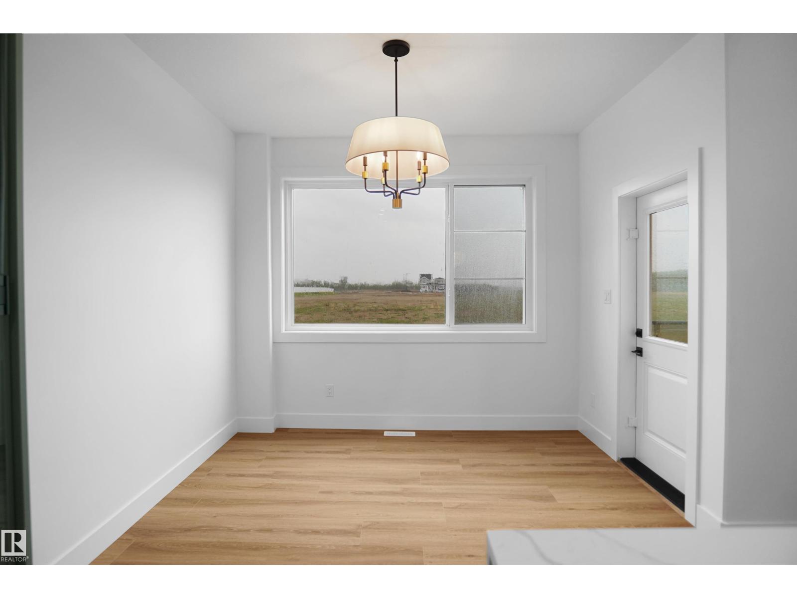 142 Edgewater Ci Property Photo 31