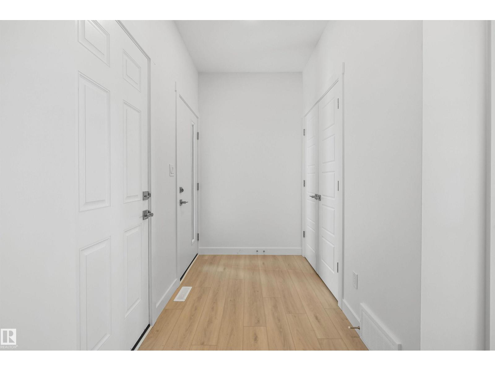 8704 183 Av Nw Property Photo 2