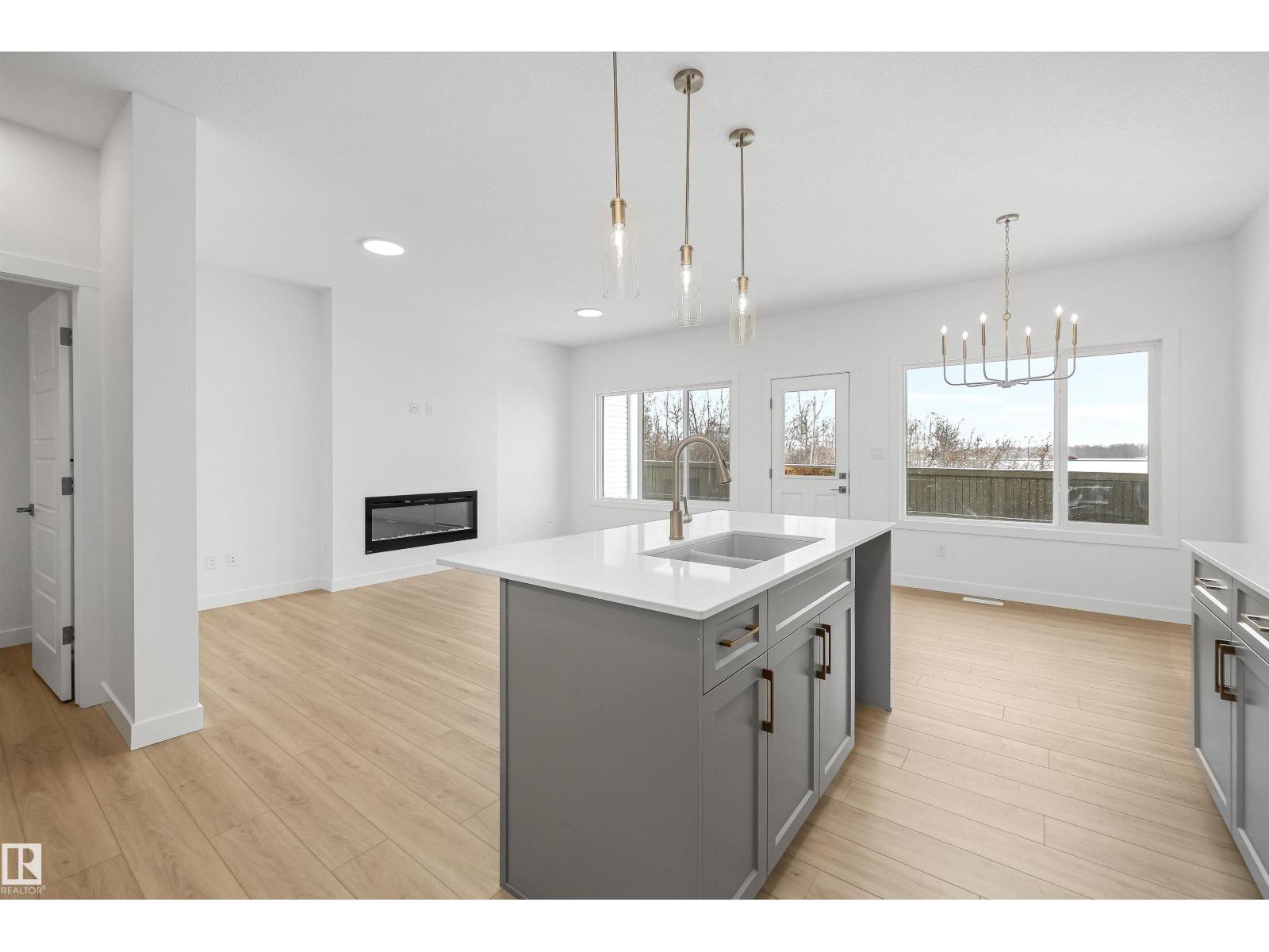 8704 183 Av Nw Property Photo 11