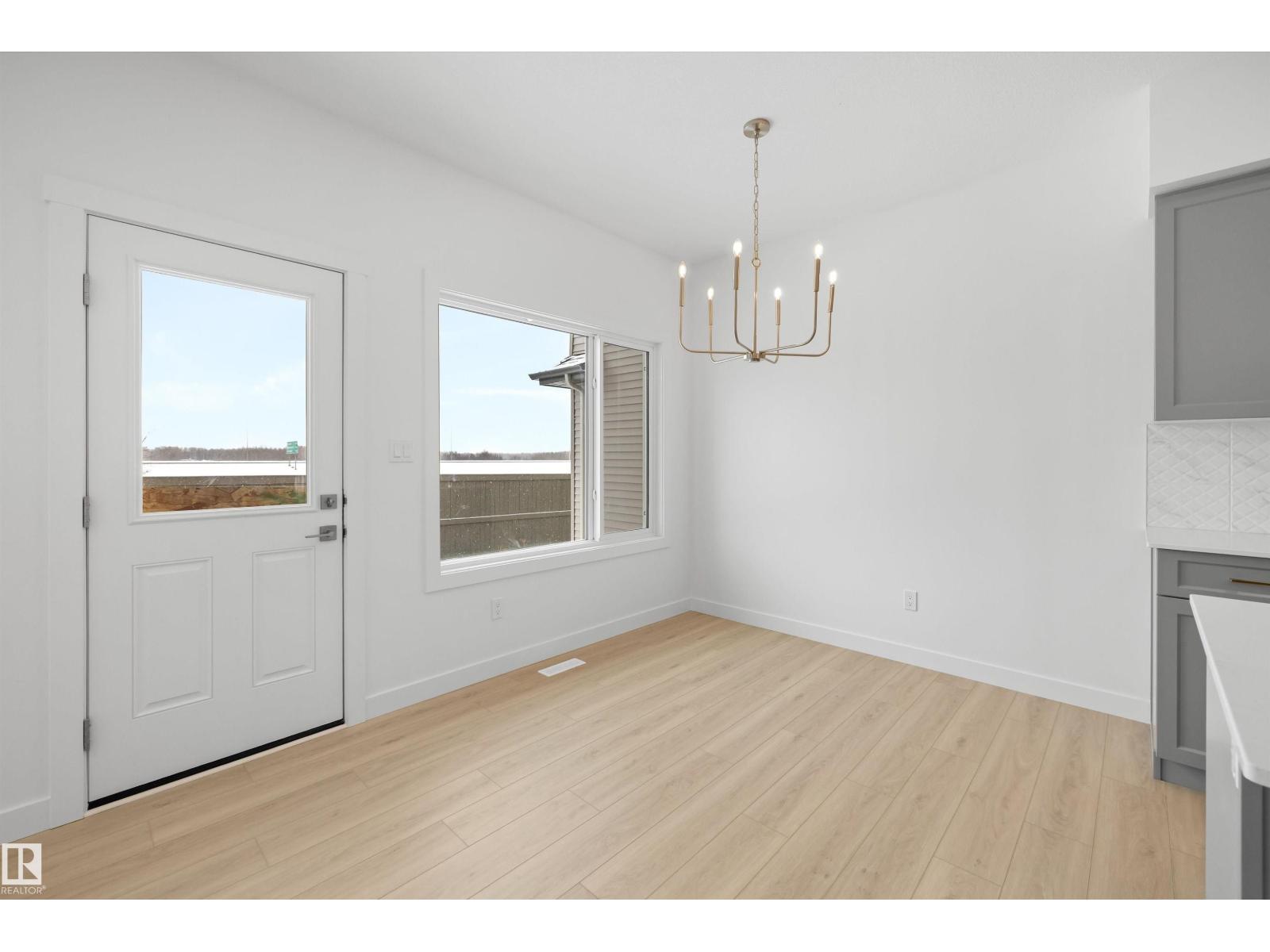 8704 183 Av Nw Property Photo 13