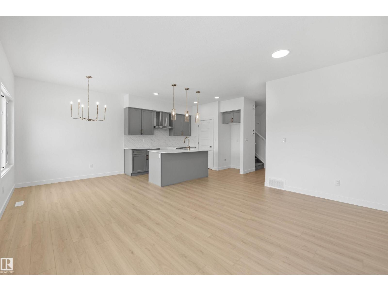 8704 183 Av Nw Property Photo 18