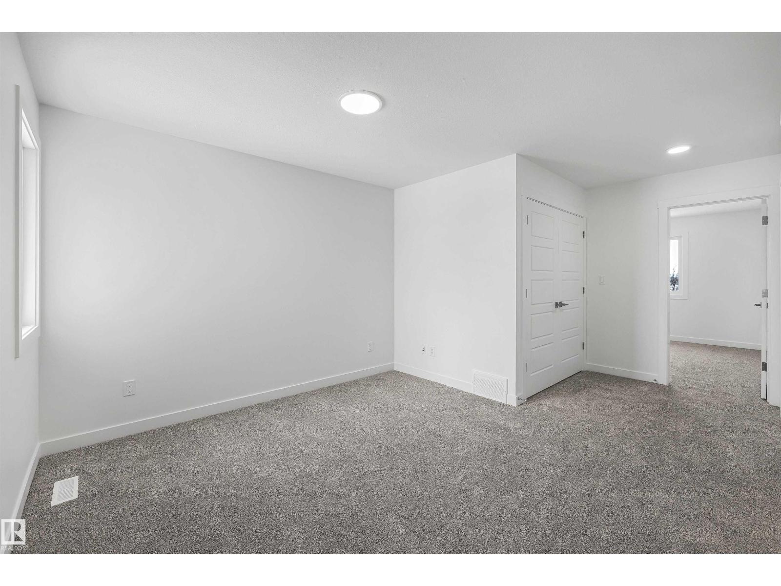 8704 183 Av Nw Property Photo 22