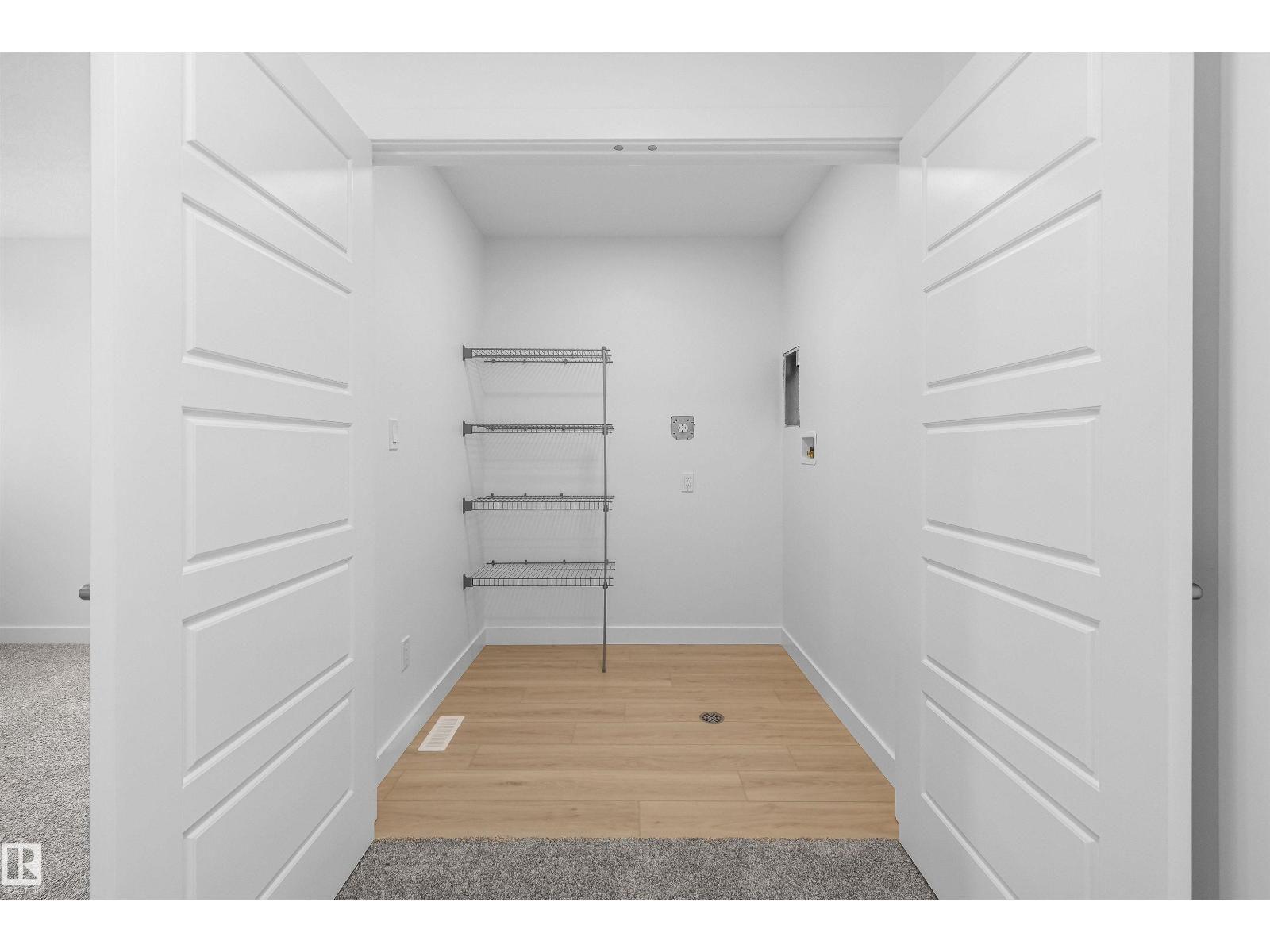 8704 183 Av Nw Property Photo 26