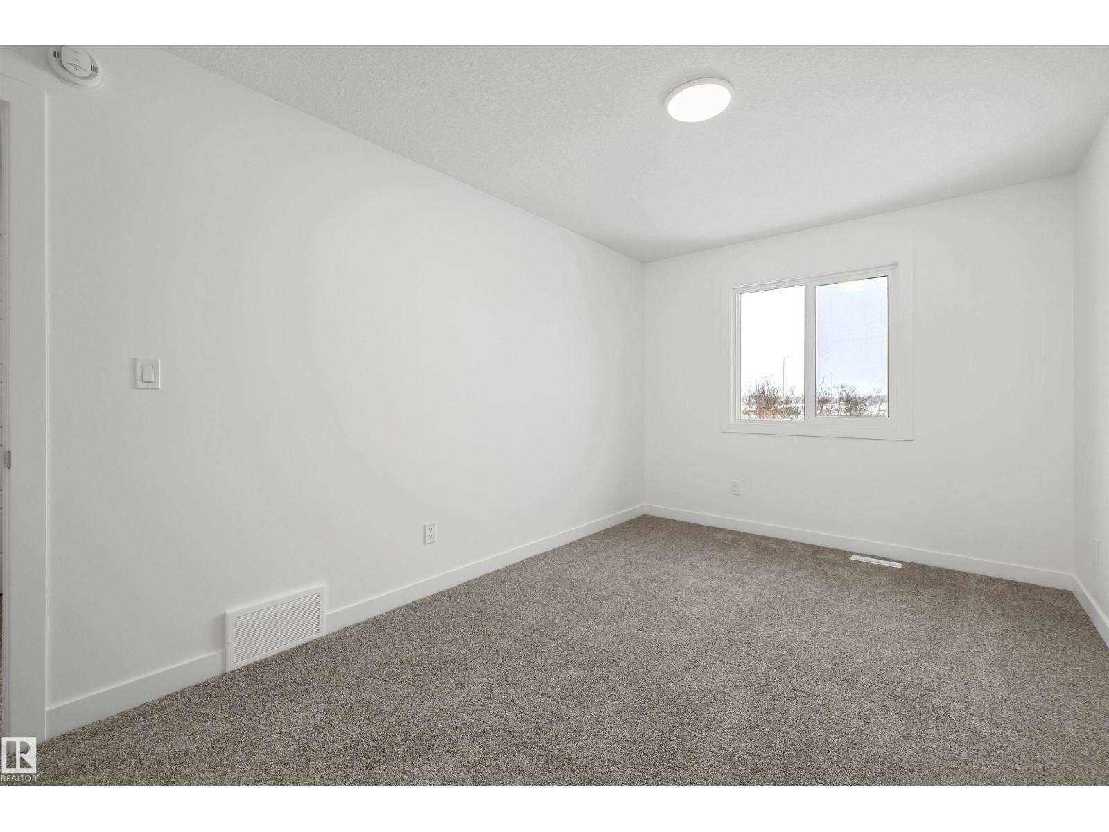 8704 183 Av Nw Property Photo 30
